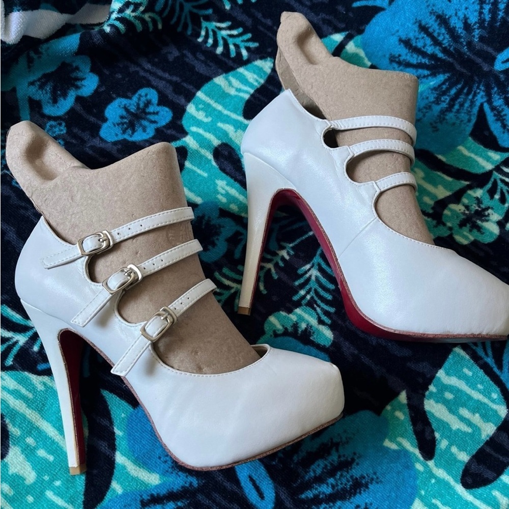 Heels Unbranded !!!! - Picture 2 of 9